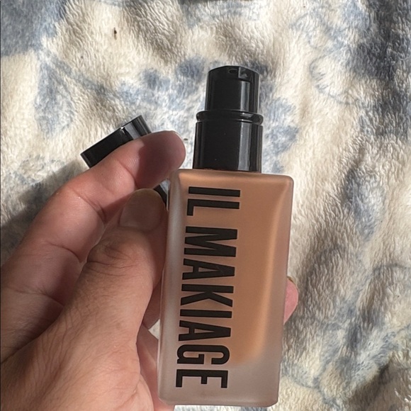 IL MAKIAGE Woke Up Like This Foundation - Picture 7 of 7